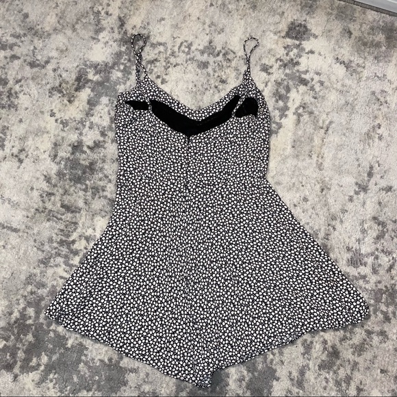 Zara Floral Print Romper - Picture 4 of 7